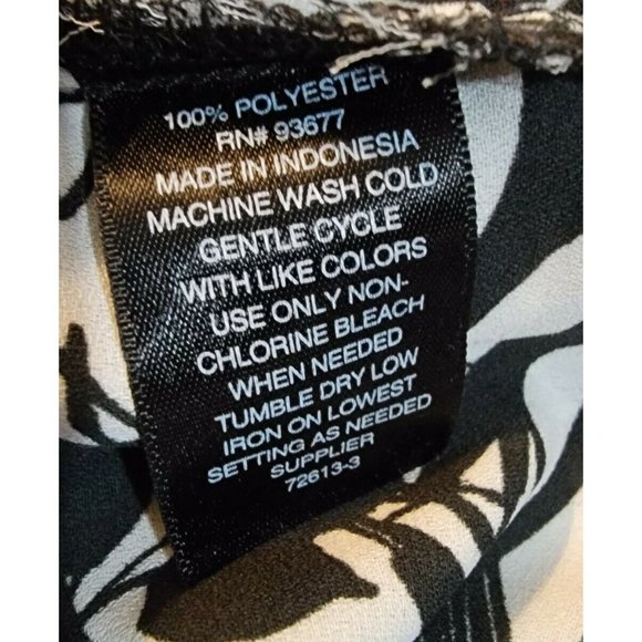 Worthington Womens Medium Black Floral Print Flutter Sleeve V Neck Blouse Top - Picture 7 of 7